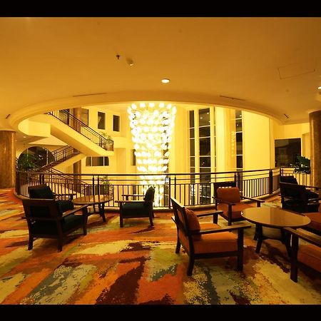 Grand Wahid Hotel ซาลาตีกา ภายนอก รูปภาพ