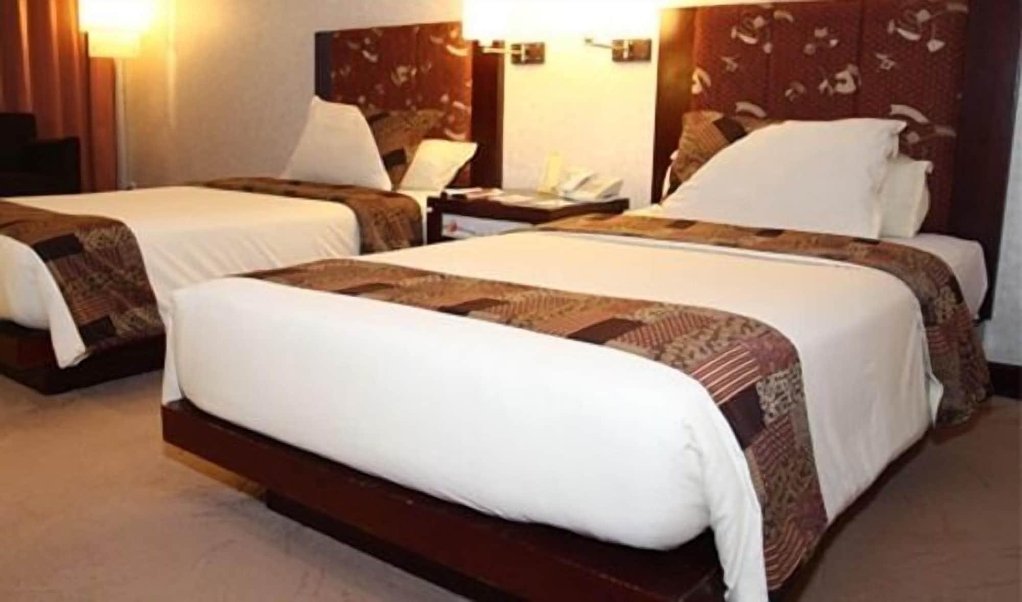 Grand Wahid Hotel ซาลาตีกา ภายนอก รูปภาพ