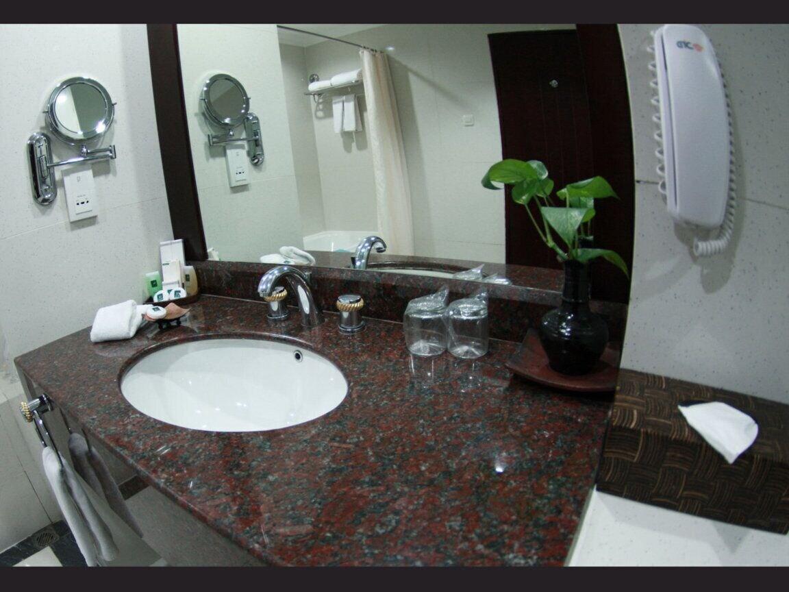 Grand Wahid Hotel ซาลาตีกา ภายนอก รูปภาพ