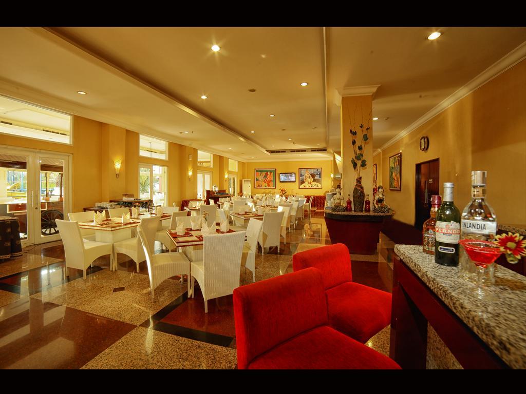 Grand Wahid Hotel ซาลาตีกา ภายนอก รูปภาพ