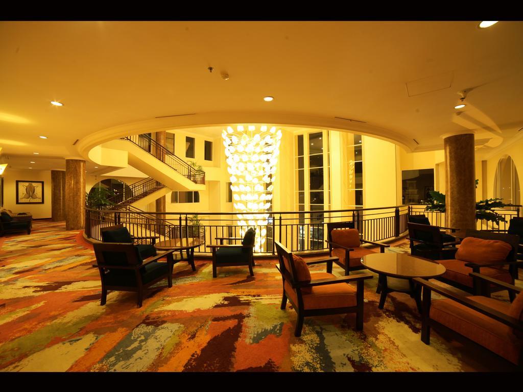 Grand Wahid Hotel ซาลาตีกา ภายนอก รูปภาพ