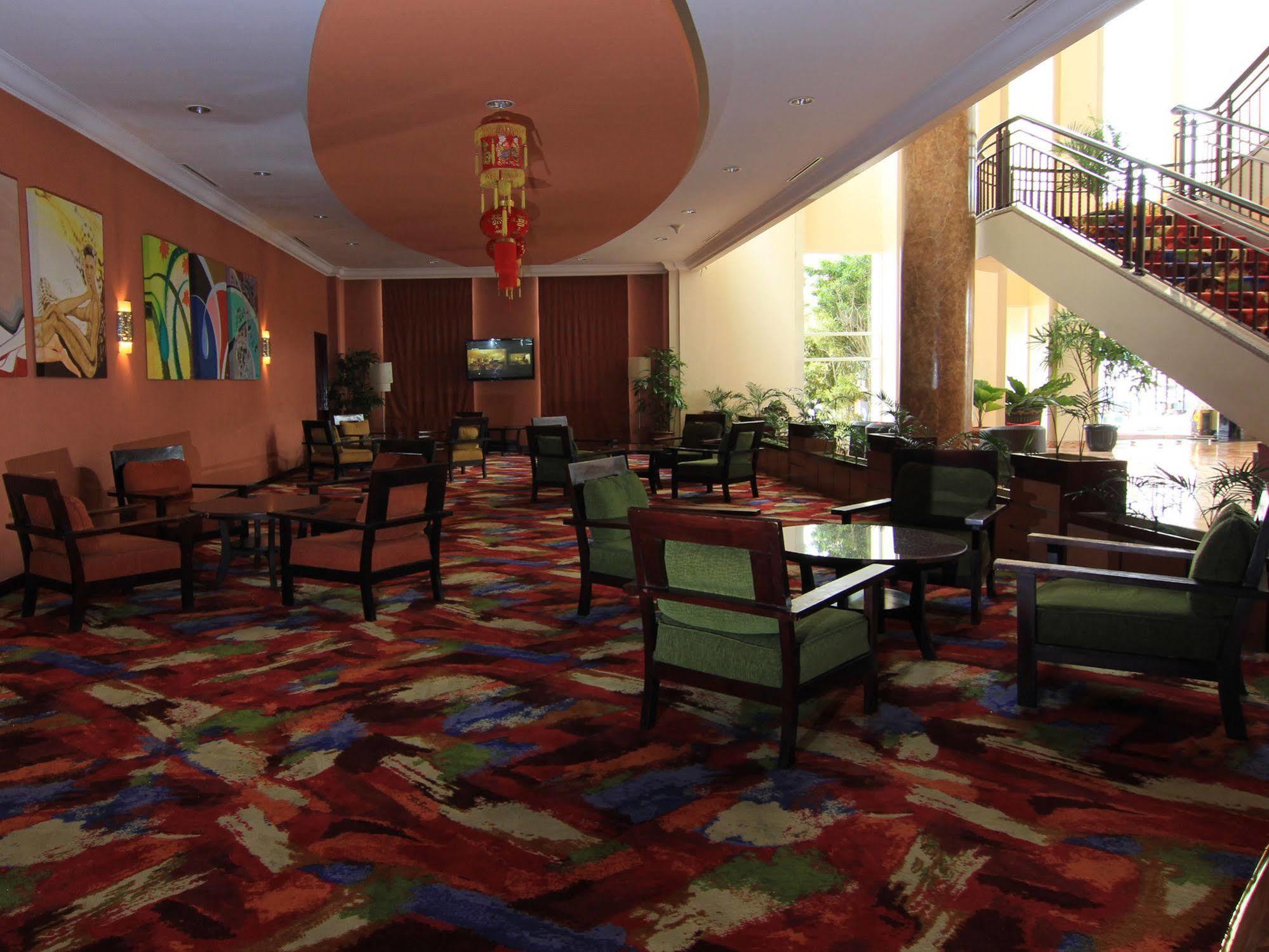 Grand Wahid Hotel ซาลาตีกา ภายนอก รูปภาพ